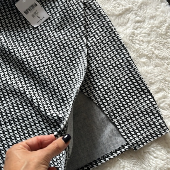 Forever 21 houndstooth skirt with faux wrap front  slit NWT - Picture 6 of 8